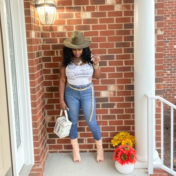 MONEY TALK! (Bodysuit) - Picture 4 of 7